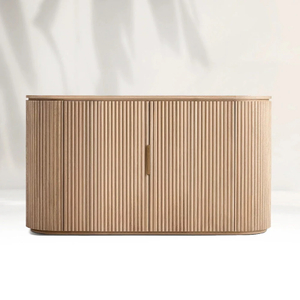 Дубовый шкаф в гостиной