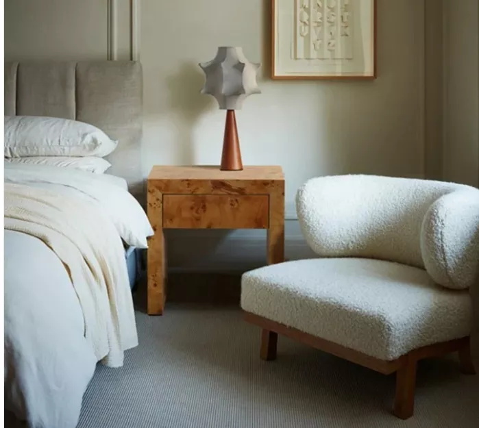 Приставной столик