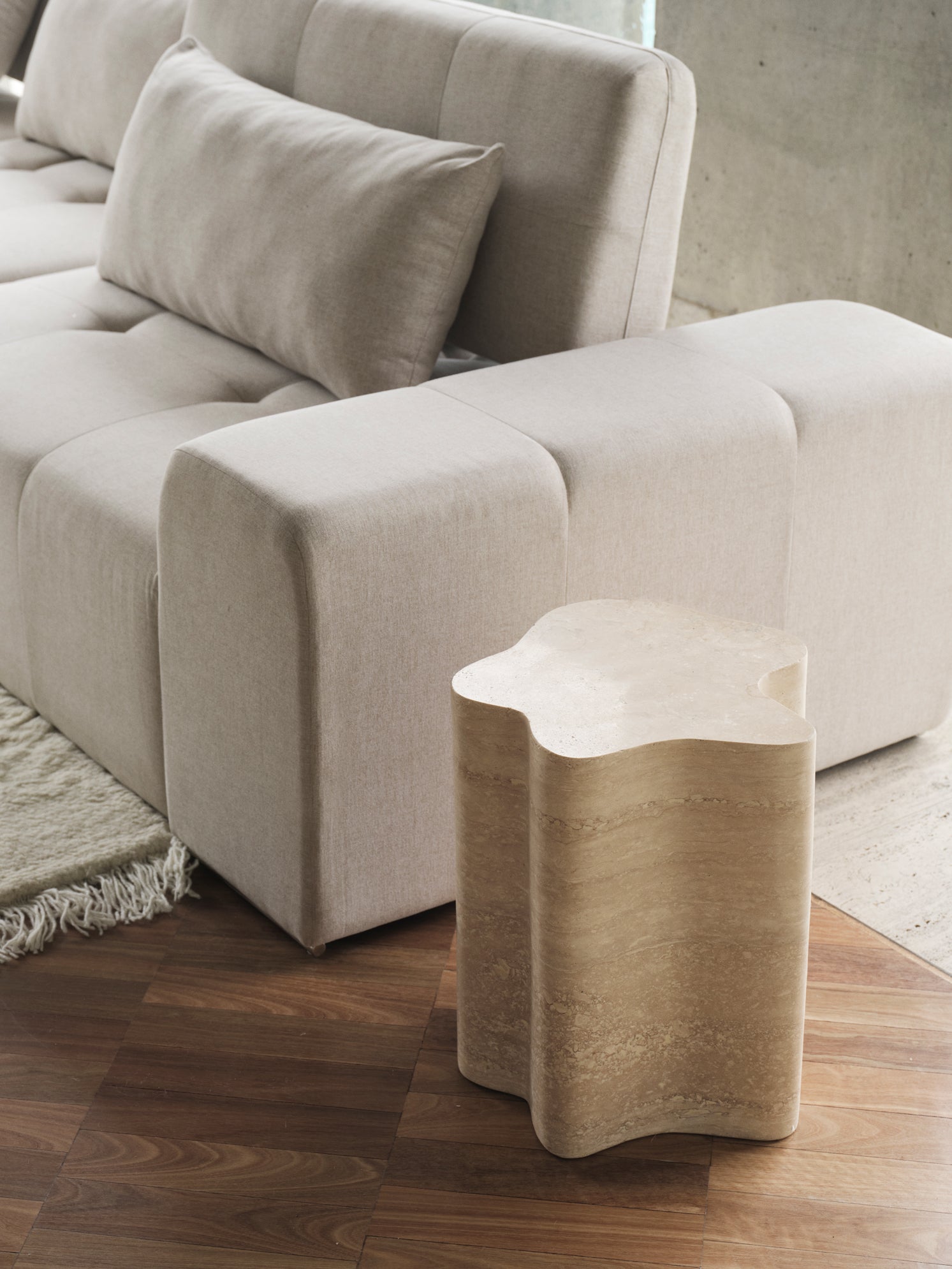 Стол боковой коры дерева