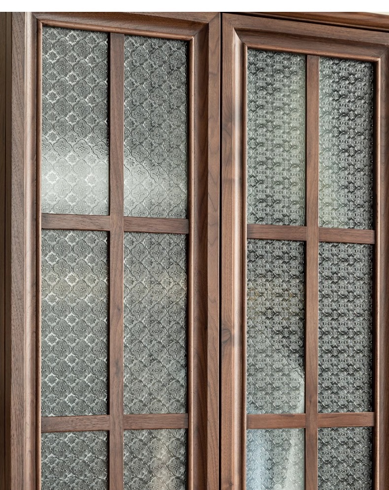 Гардероб черного грецкого ореха