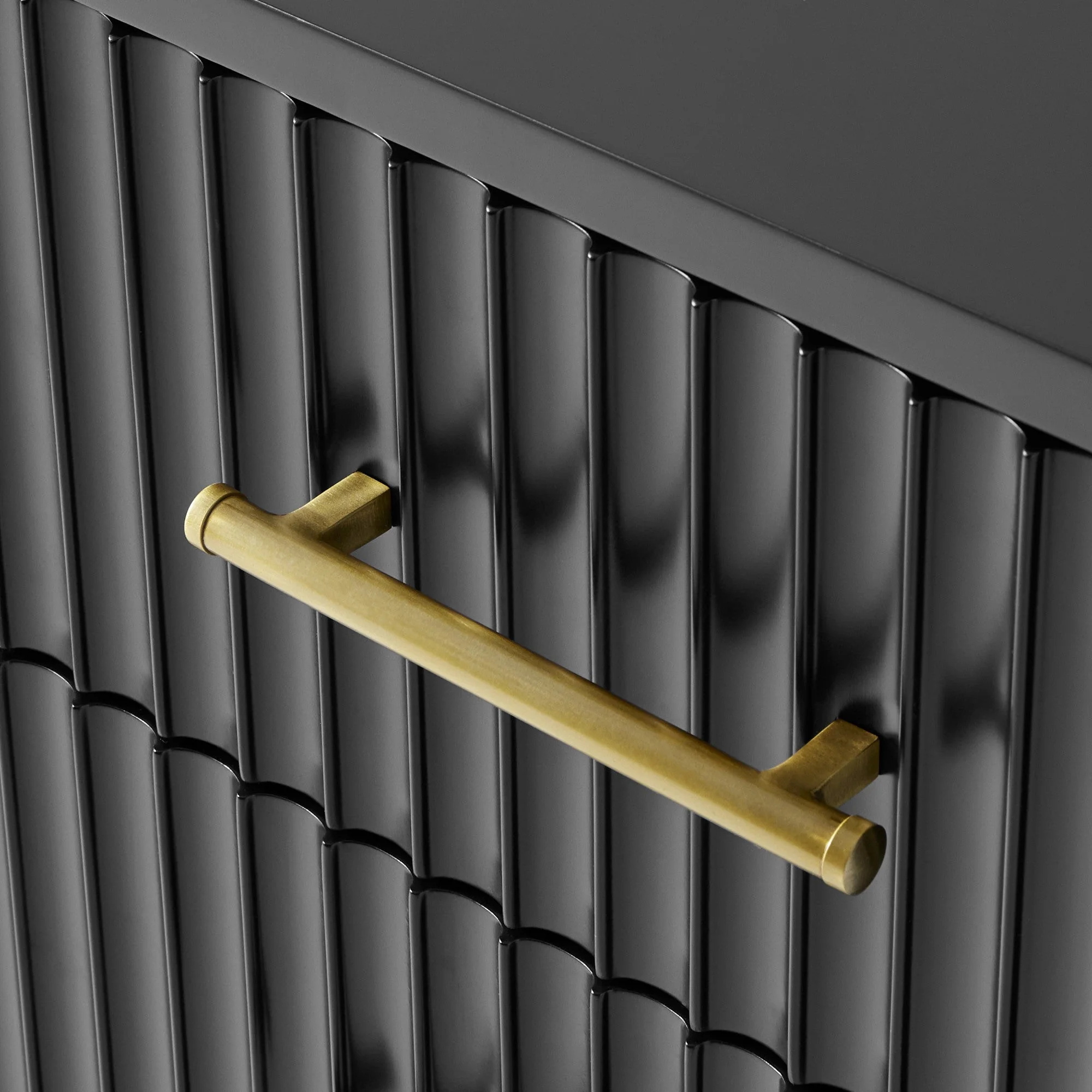 Просто 3-драуэрская тумбочка