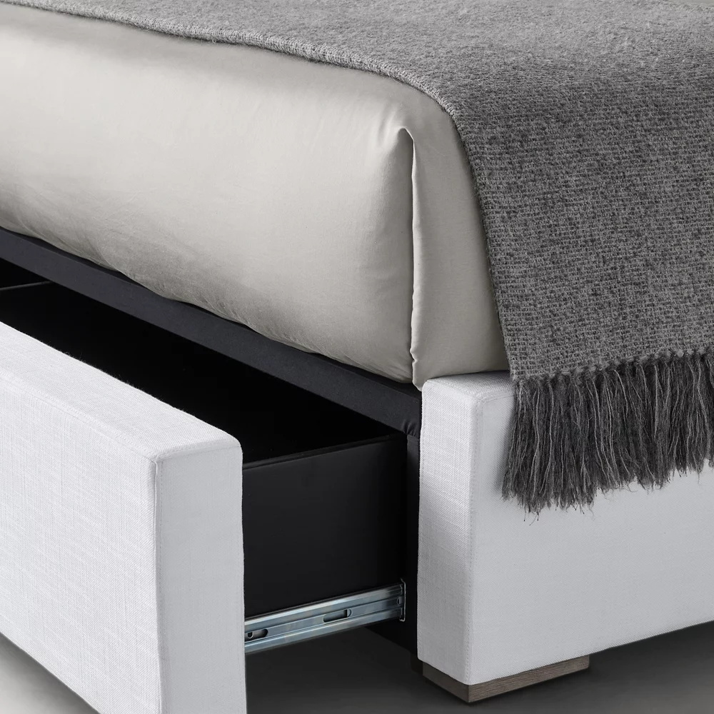 Кровать из тканевой панели