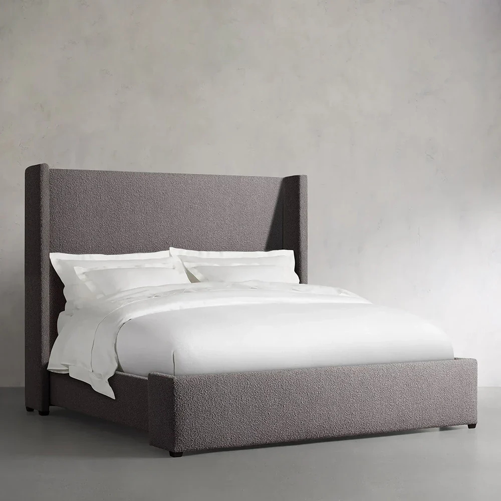 Обитая кровать