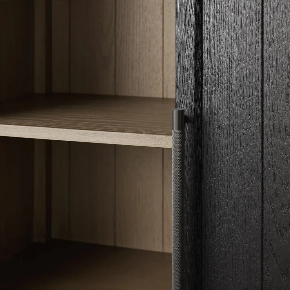 Книжный шкаф