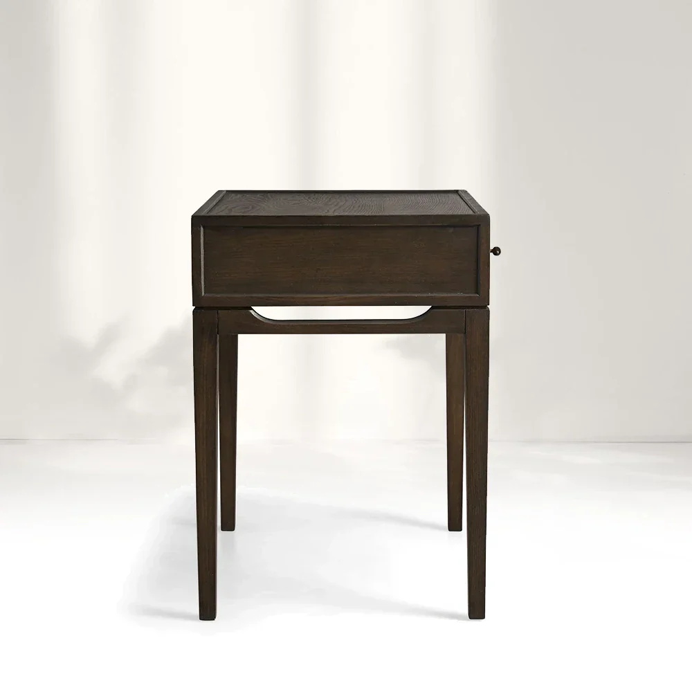 Простая таблица прикроватного двух ударов