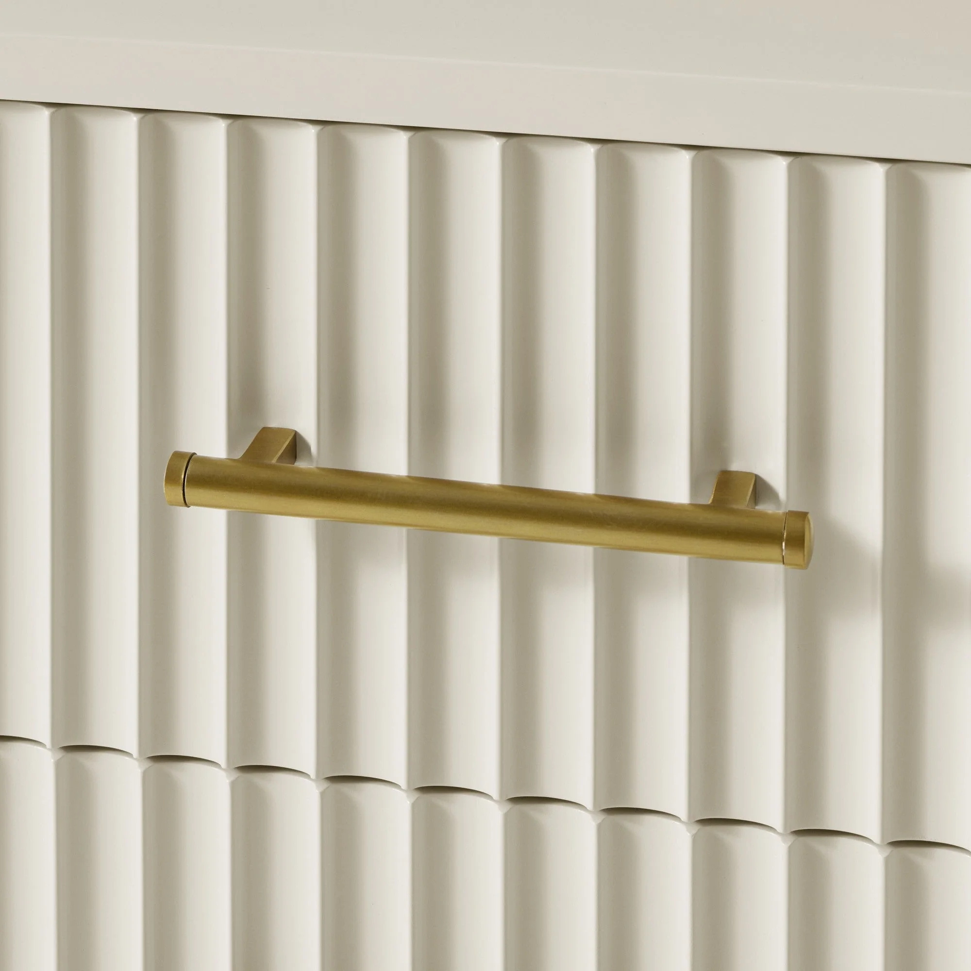 Просто 3-драуэрская тумбочка