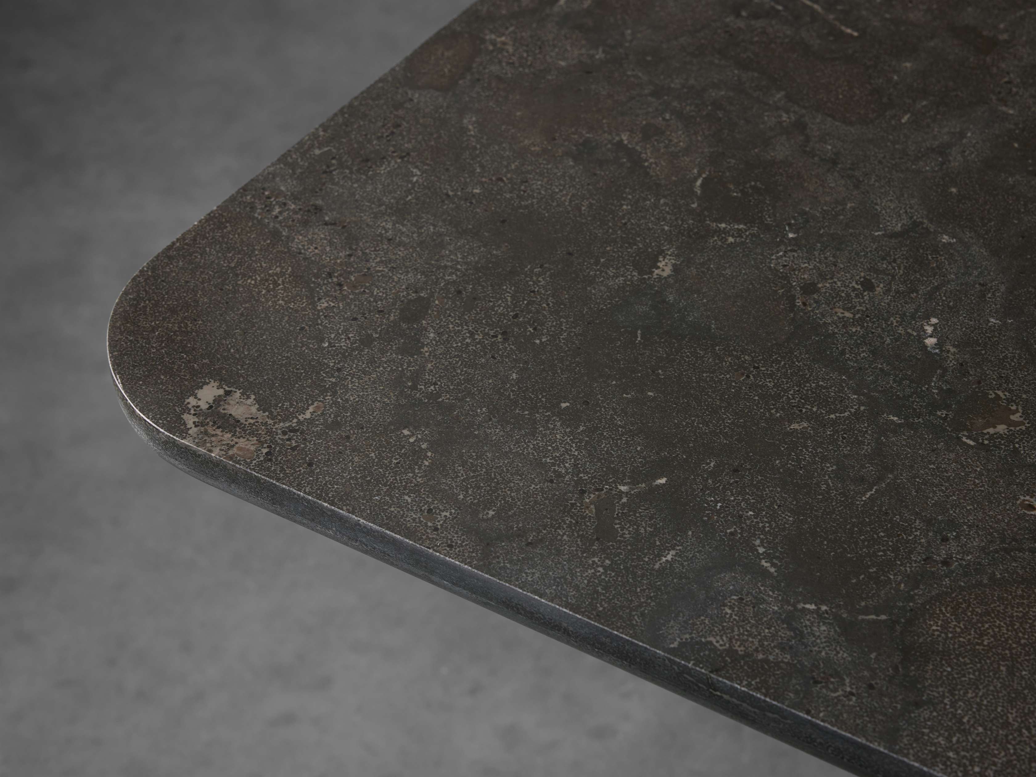 Черный угловой стол