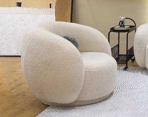 Северный простой и современный диван в гостиной