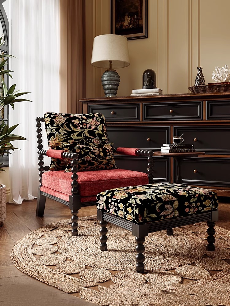 Французский ретро -жемчужный стул