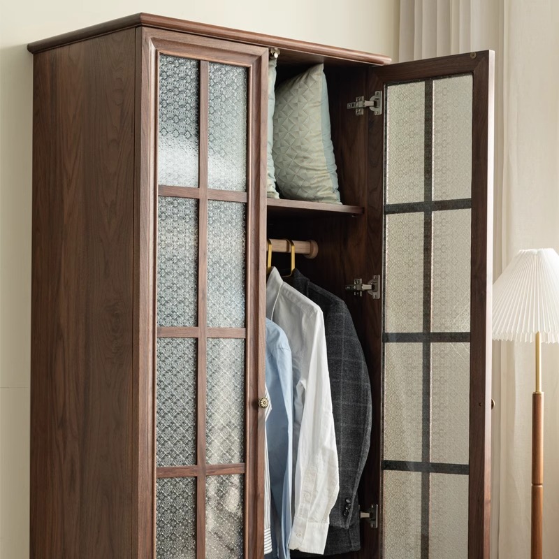 Гардероб черного грецкого ореха