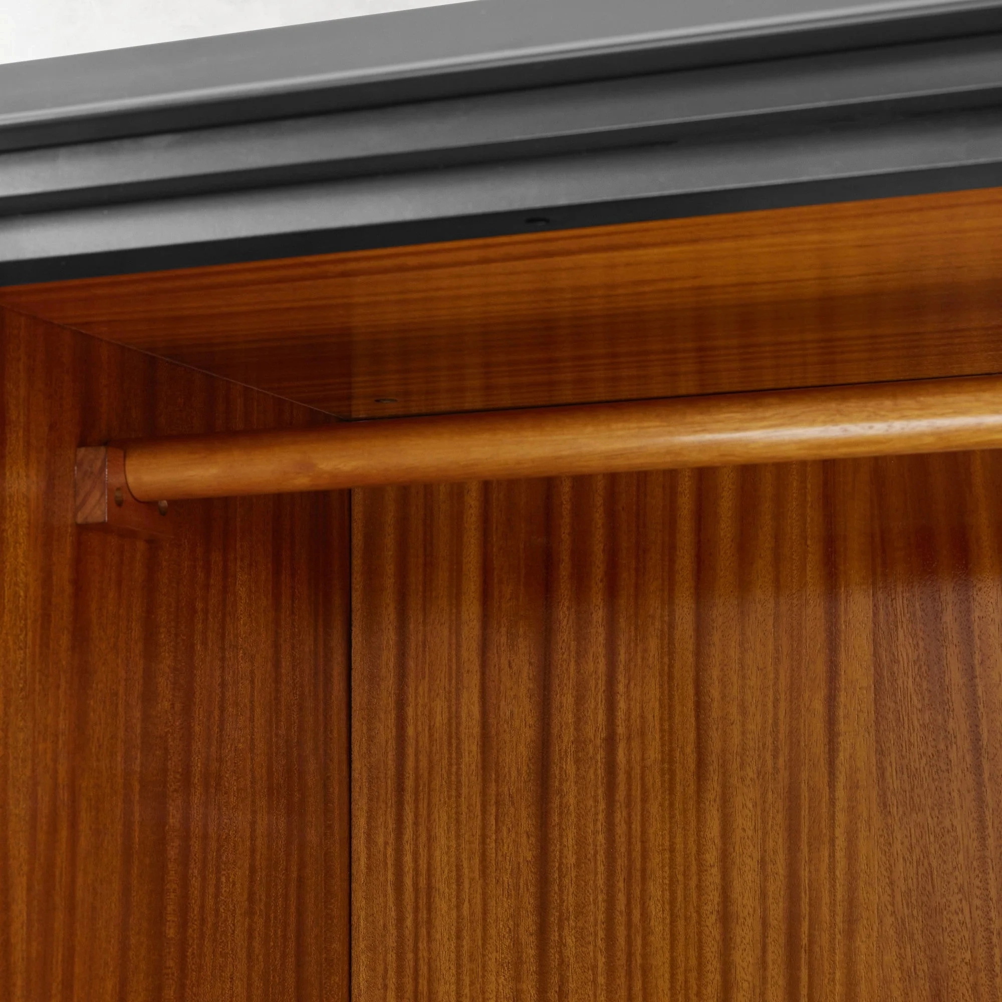 Двойная - дверная черная шкаф для хранения с ящиком