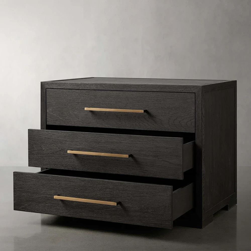  Три - ночной стол в ящике 