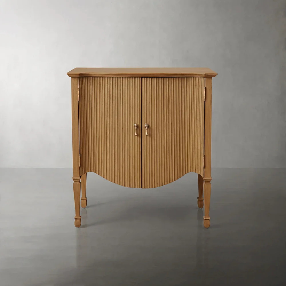 Дугообразной зал шкаф