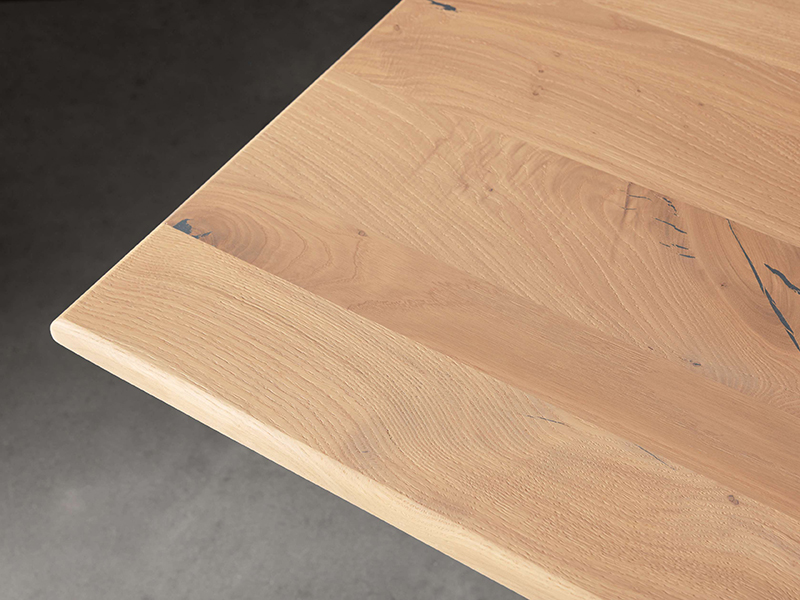 Обеденный стол