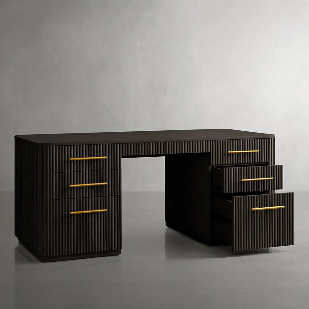 Стол написания дуба