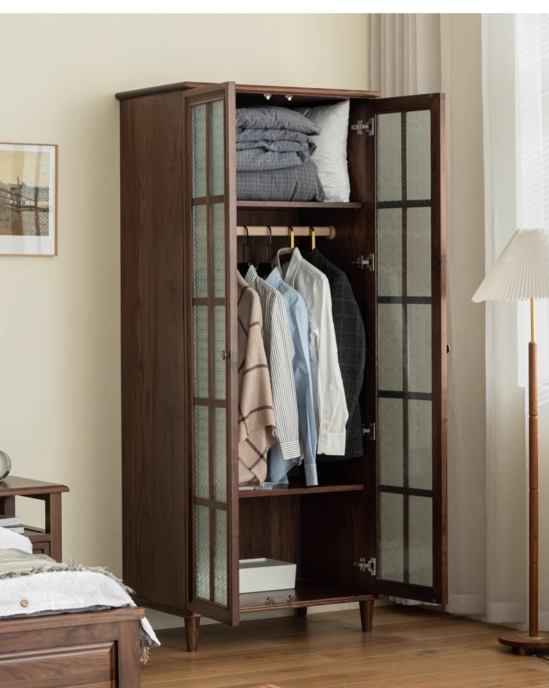 Гардероб черного грецкого ореха