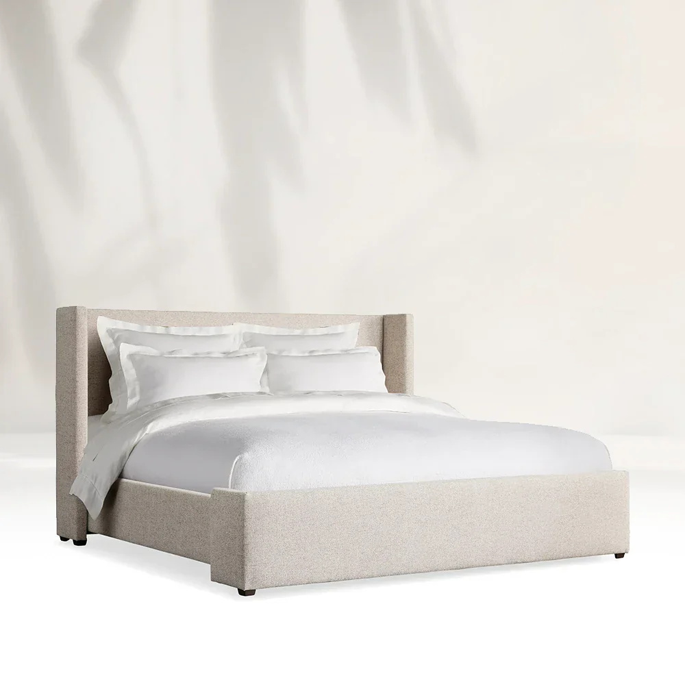 Обитая кровать