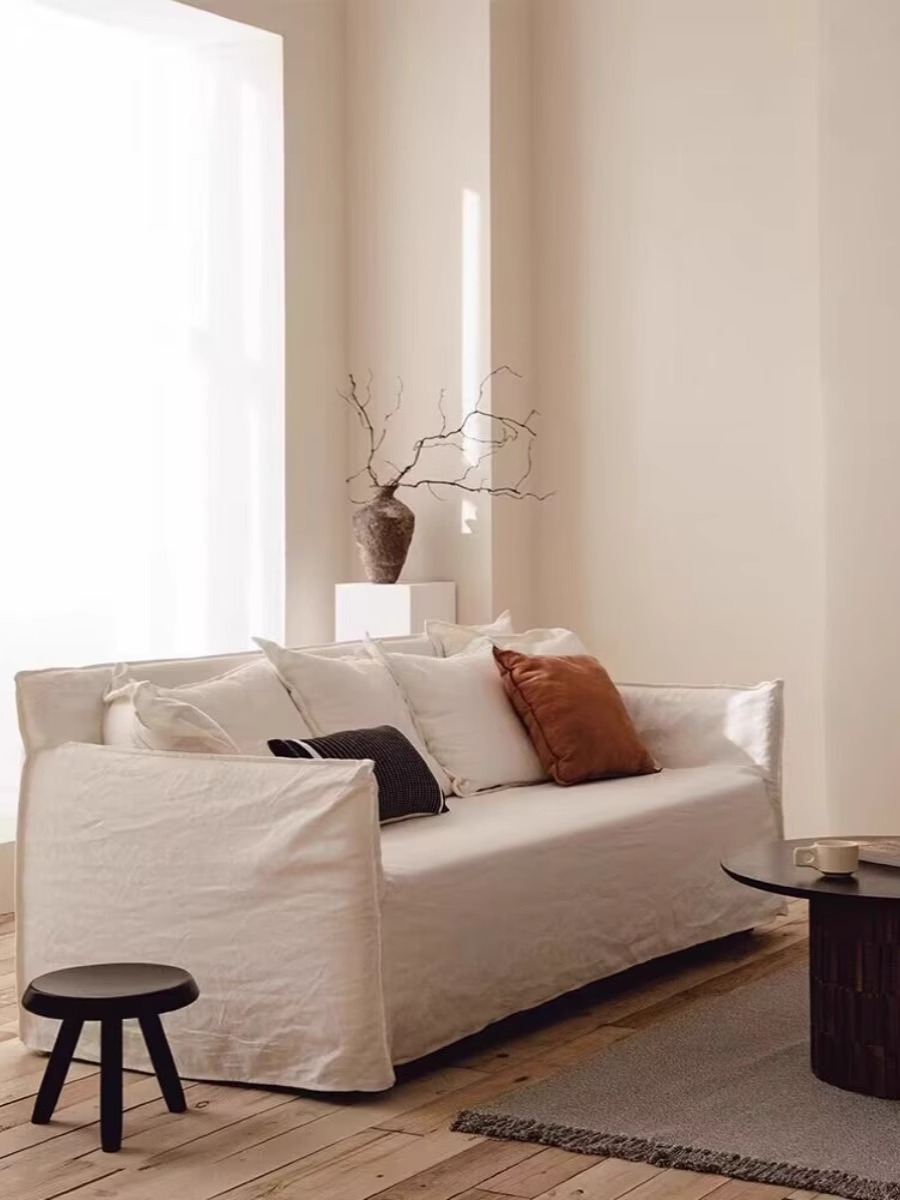 Крем - стиль гостиной диван.