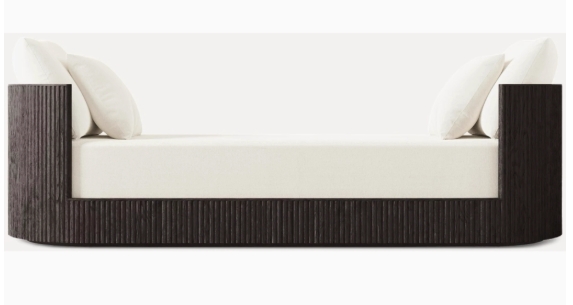 Французская гостиная в конце кровати