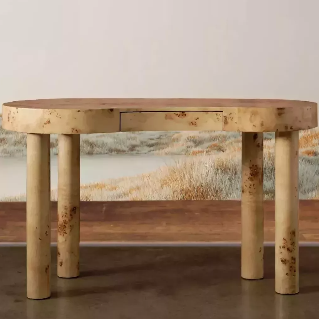 Прочный стол: светло-тонированное дерево сердца, сочетание практичности, эстетики и коллекционной ценности