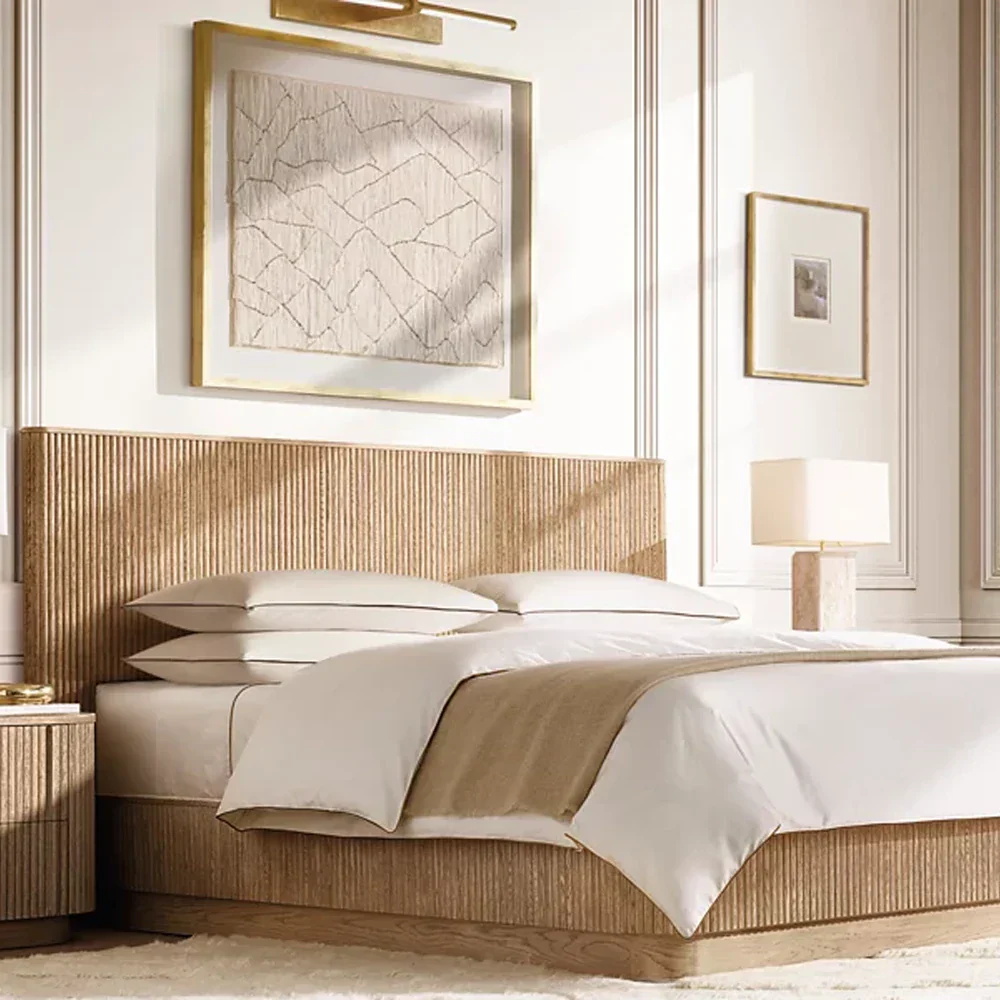 Вертикальная - деревянная кровать изголоманного изголовка