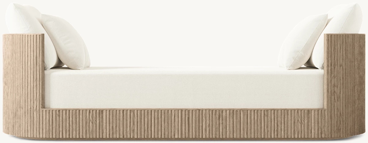 Французская гостиная в конце кровати