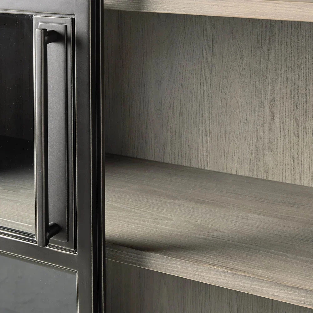 Книжный шкаф