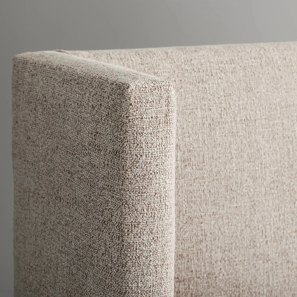 Обитая кровать